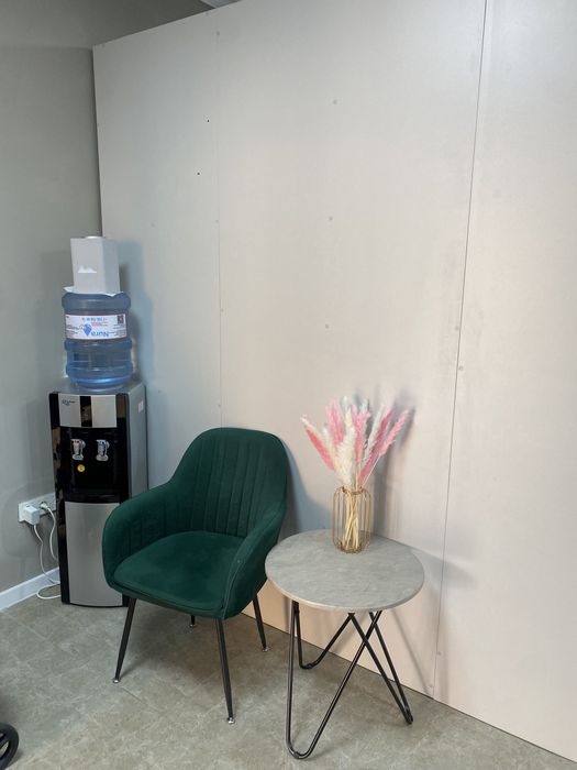 Сдам в аренду кресло парикмахера в районе Евразии