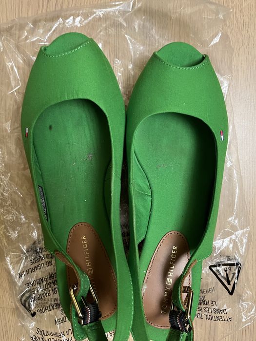 Дамски сандал, Цвят зелен.Удобни и практични.