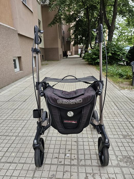 Сгъваема Професионална Проходилка за възрастни и болни хора