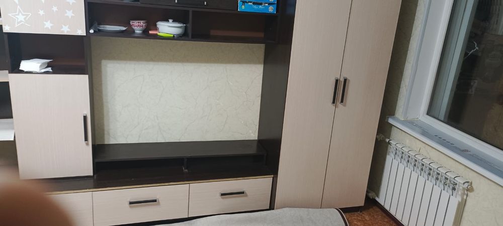 Шкаф горка. Вместимая