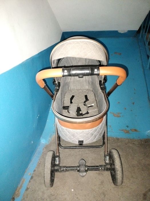 Продам коляски 2 шт