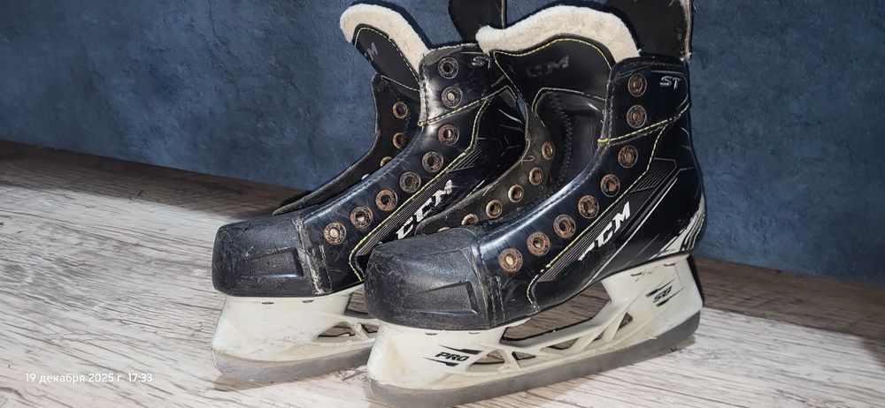 Коньки детские хоккейные 32,33, фигурные 38,39