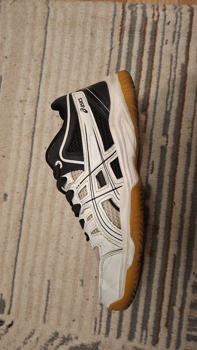 Asics кроссовки     0