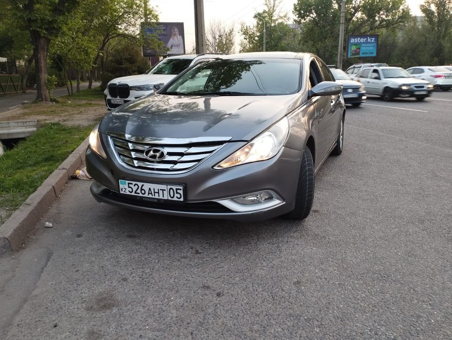 Сдам авто в аренду с выкупом марки Hyundai Соната на автомате 2.0 л