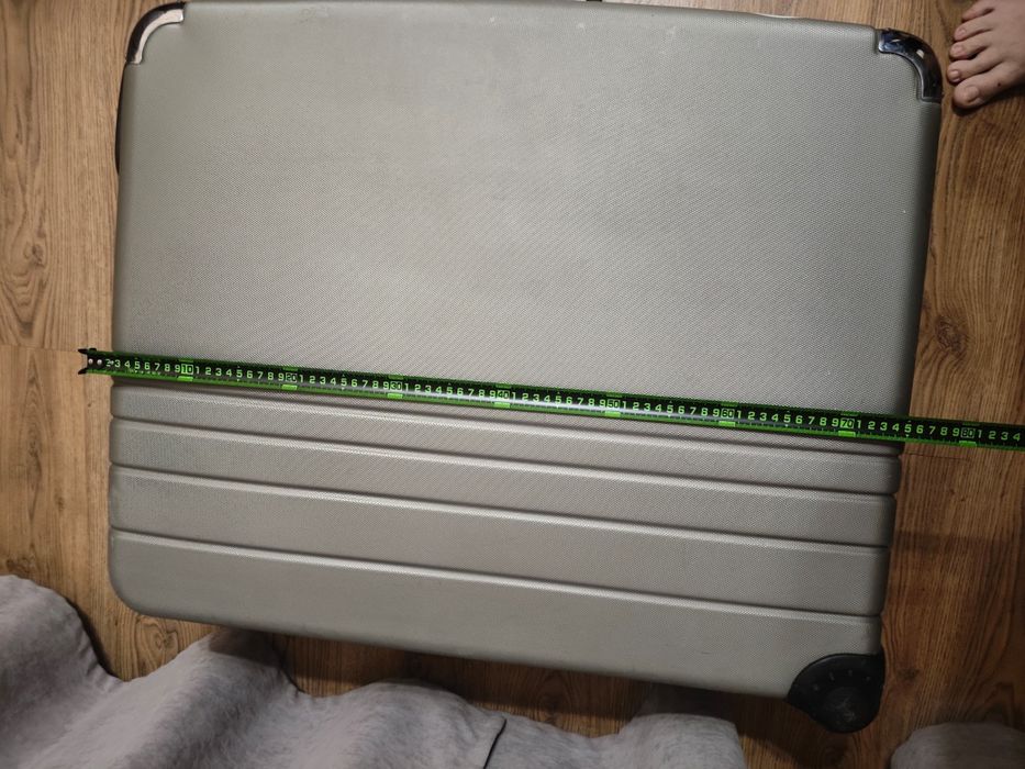 Продам чемодан для путишествий