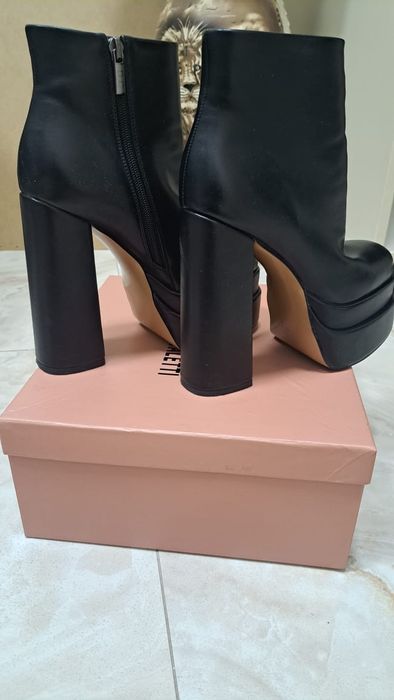 Продам ботильоны новые