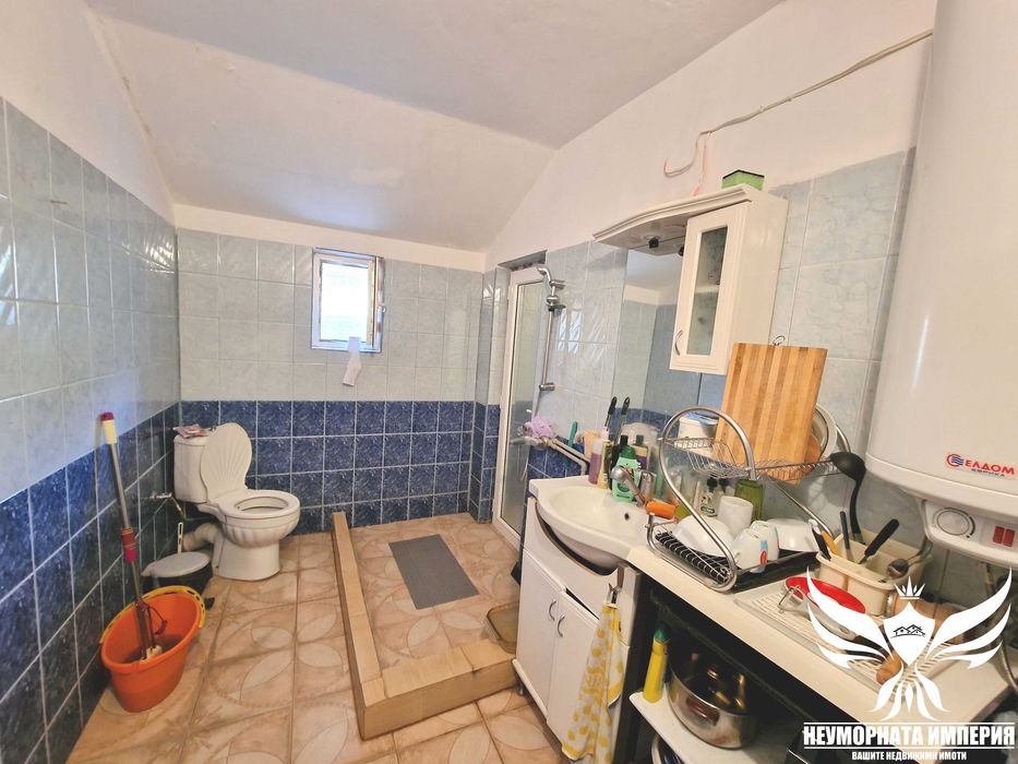 Двуетажна вила/къща 240РЗП с 630кв.м. двор село Бял Извор, общ.Ардино