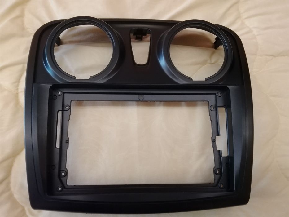 Панел мултимедия Дачия