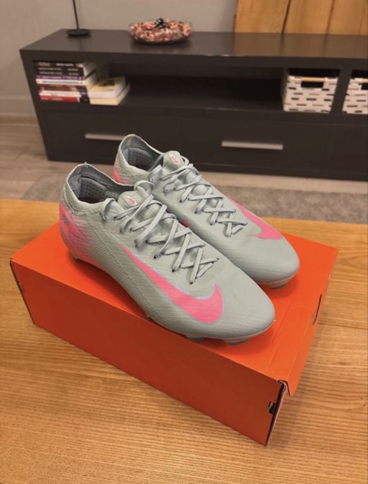 Ghete fotbal nike mercurial