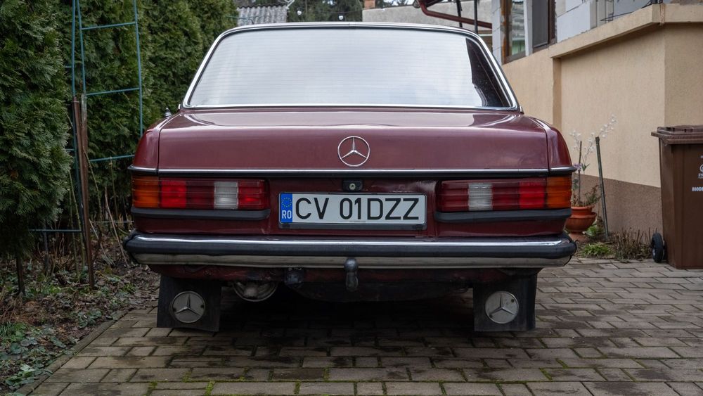 Mercedes W123 240D
