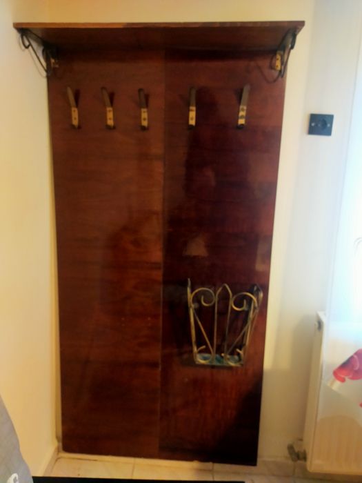 Donez mobilier cu titlu gratuit fără TV