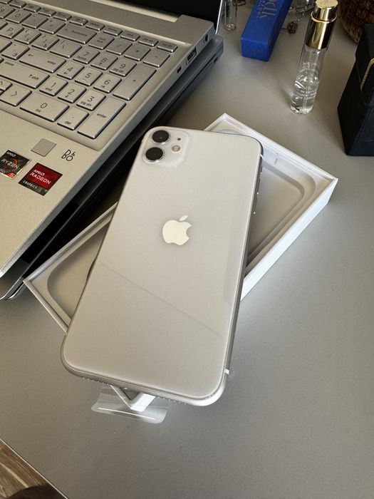 Продам Iphone 11, 64 GB идеал состояние