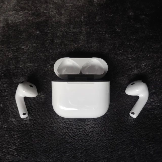 Airpods 4.