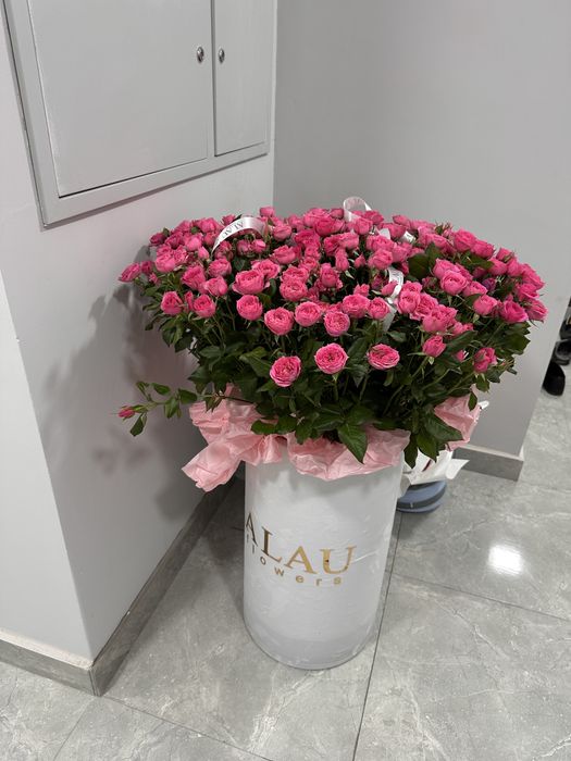 Свежие кустовые розы