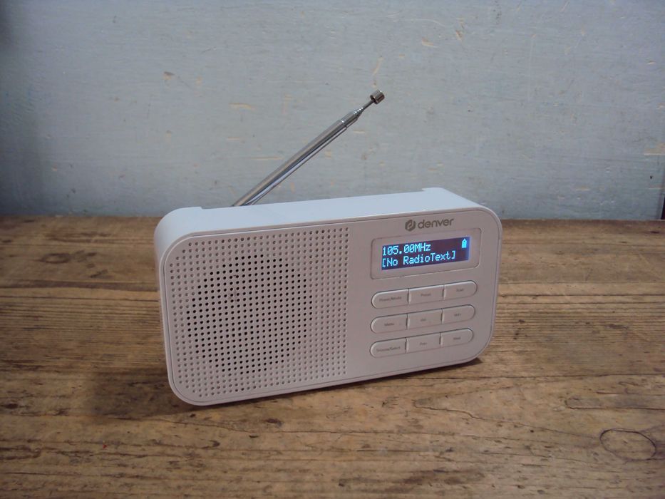 radio digital DAB si FM