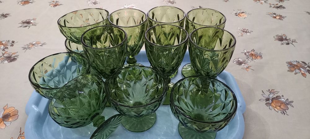 Ваза  и  фужер  для  сока