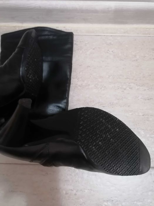 Cizme negre din piele