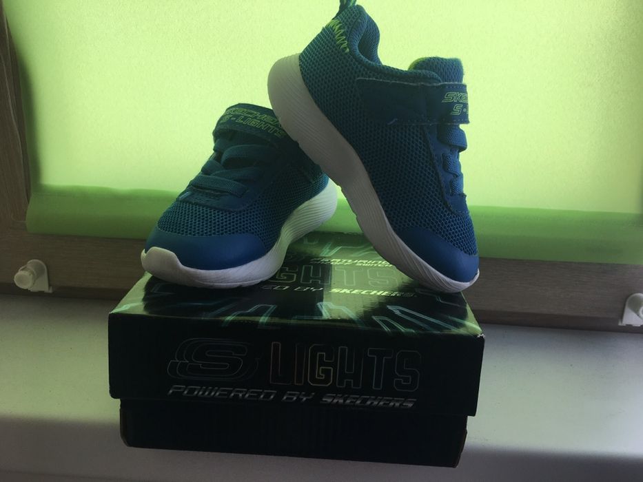 Pantofi copii Skechers nr 22 cu lumini