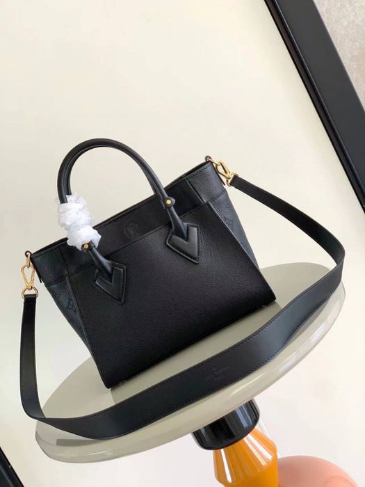 Geanta Louis Vuitton On my Side