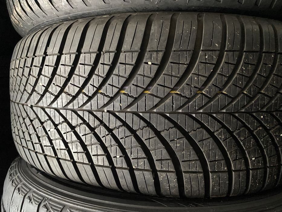 Шины 245/45/18 пара бу гудиер