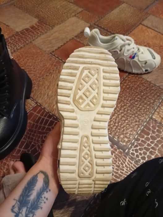 Продам обувь зима-лето