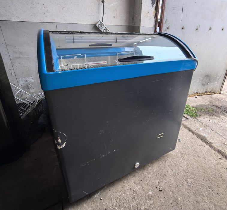 Малък Фризер ракла