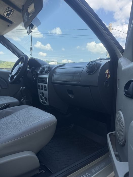 Vand  dacia logan 1.6 benzina