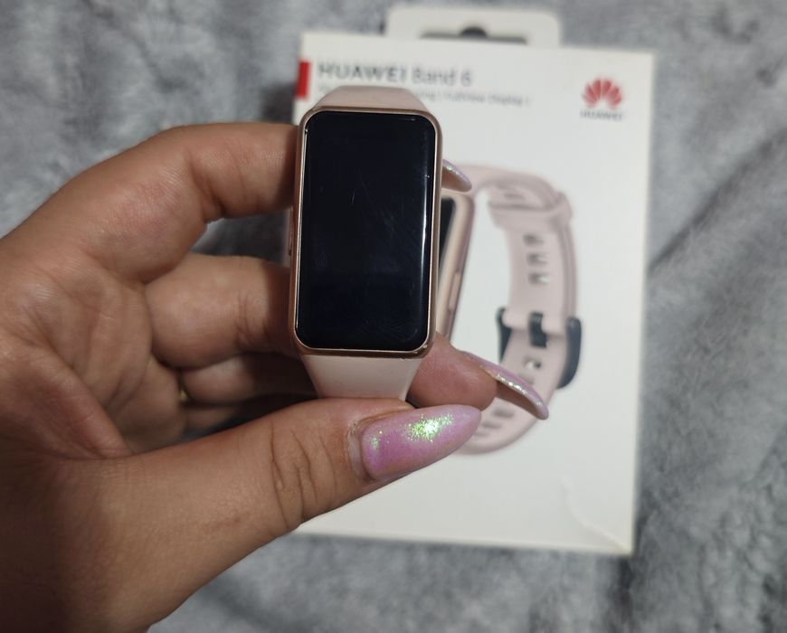 Фитнес гривна Huawei band 6