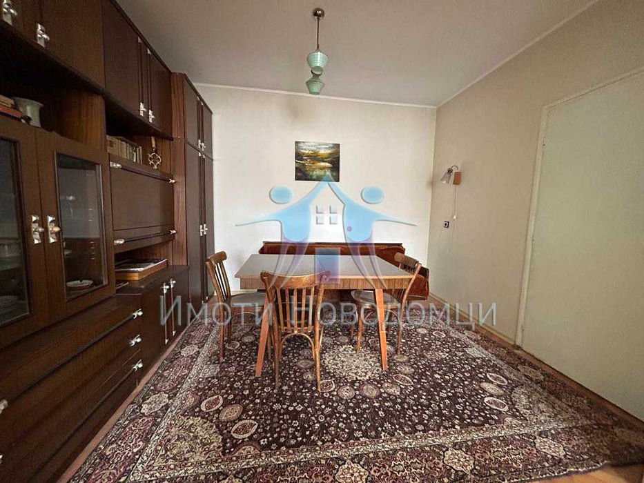 Продава се Четиристаен апартамент в Шумен, Пазара - 100 кв.м за 1340 €/кв.м - Снимка #3