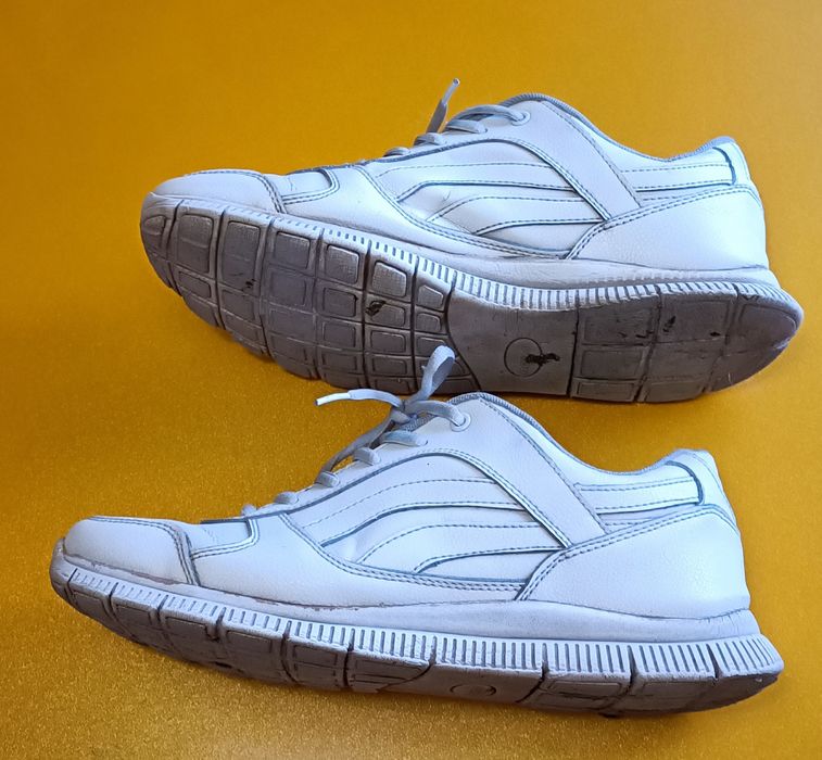 Кроссовки кожаные