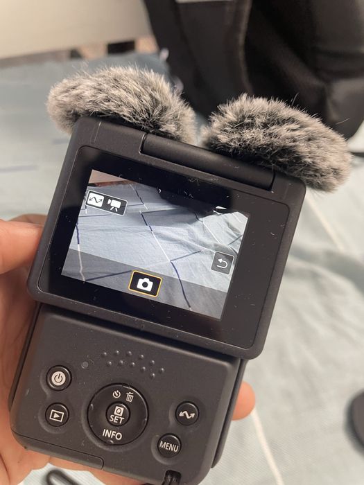 Canon power shot v 10 nou