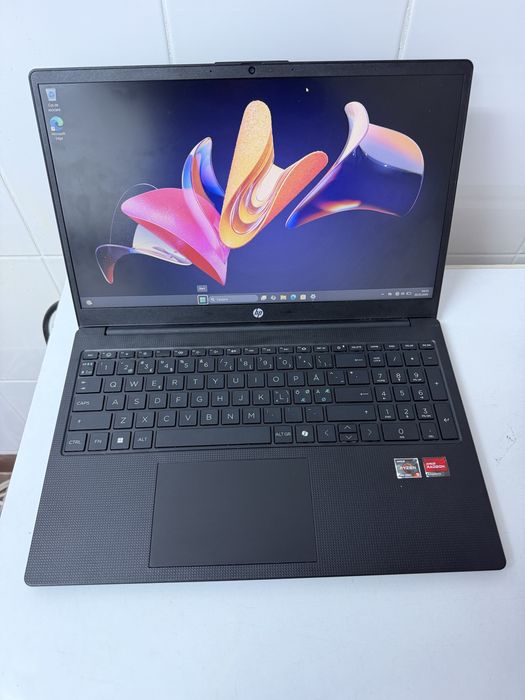 Hp Laptop Ryzen 5-7520U 512GB 16Gb W11