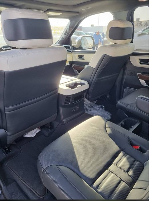 Toyota Sequoia Capstone 2025 год