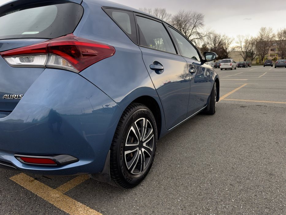 Toyota AURIS 2017