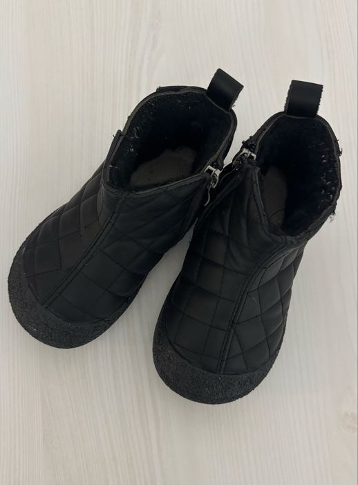 Продаю детскую обувь