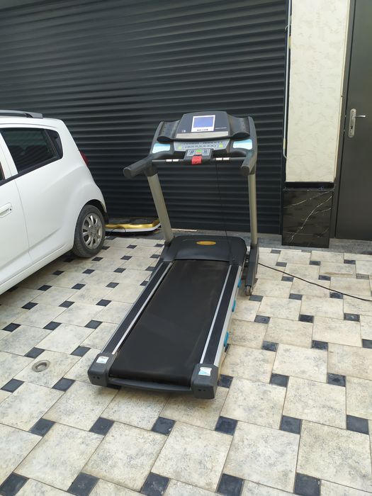 Продам двух моторную беговую дорожку Body Fit. До 150 кг