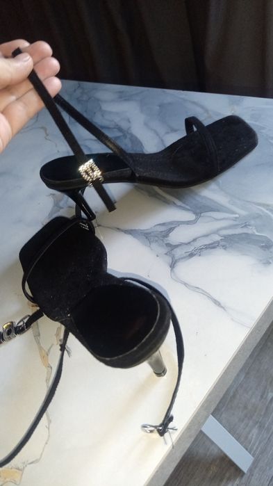Продам босоножки ! Маленький каблук