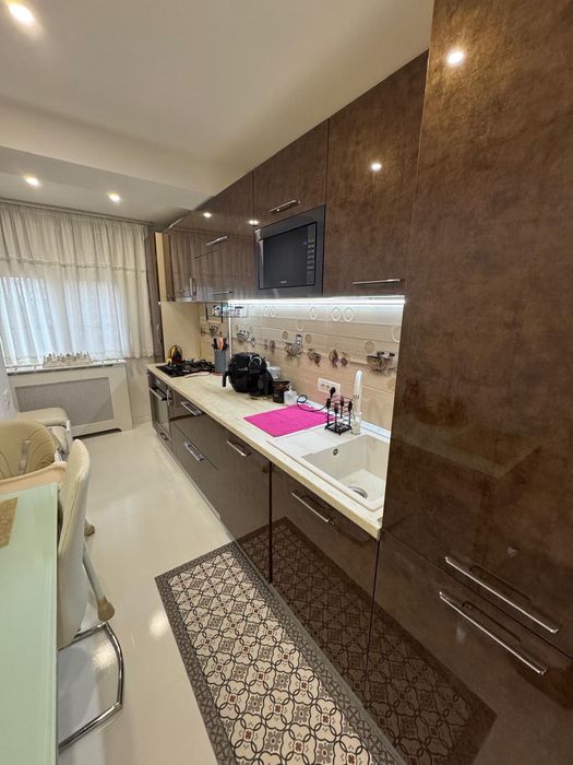 Inchiriez apartament 3 cam ultracentral