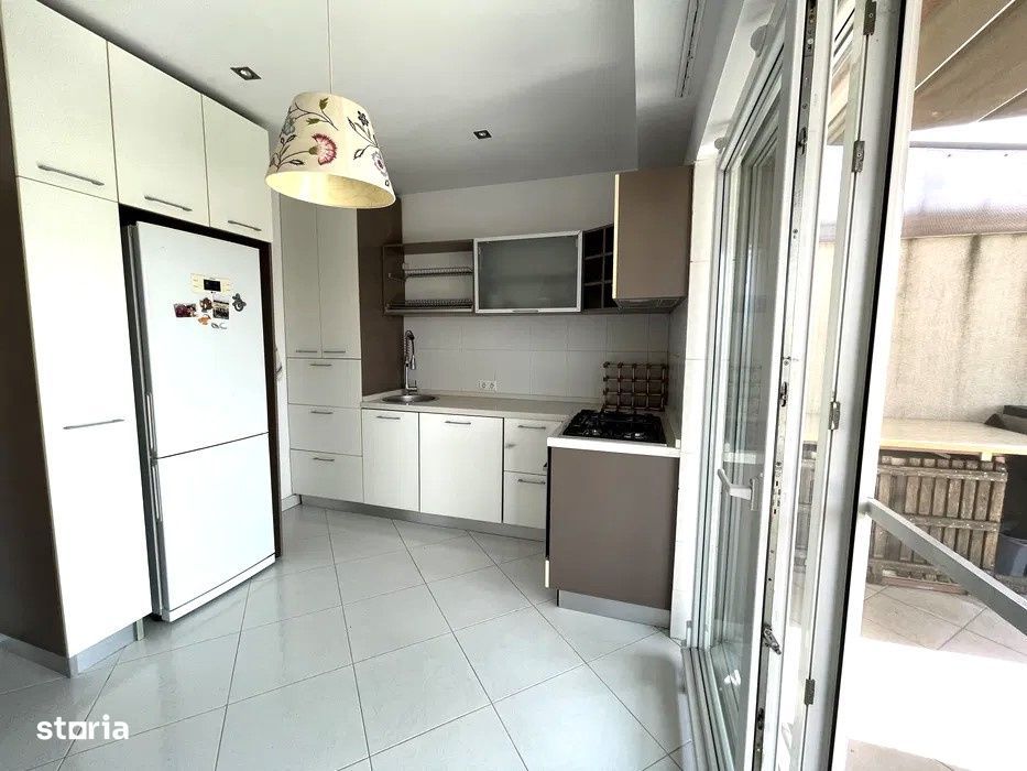 Apartament de 3 camere de inchiriat | Terasa 41 MP | Parcare | Scoala