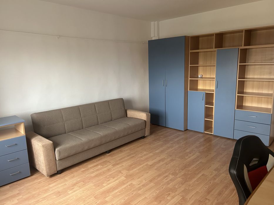 Inchiriez apartament  1 canera pe str Titulescu nr 10