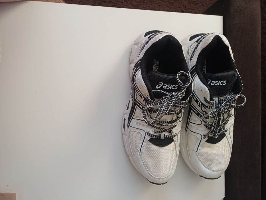 Продам кроссовки