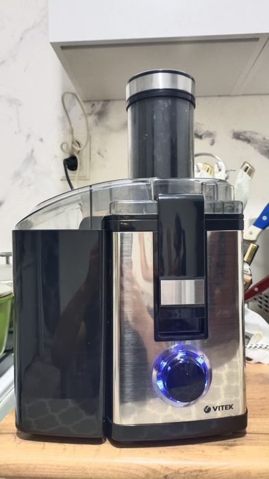 Соковыжималка Vitek VT-1631