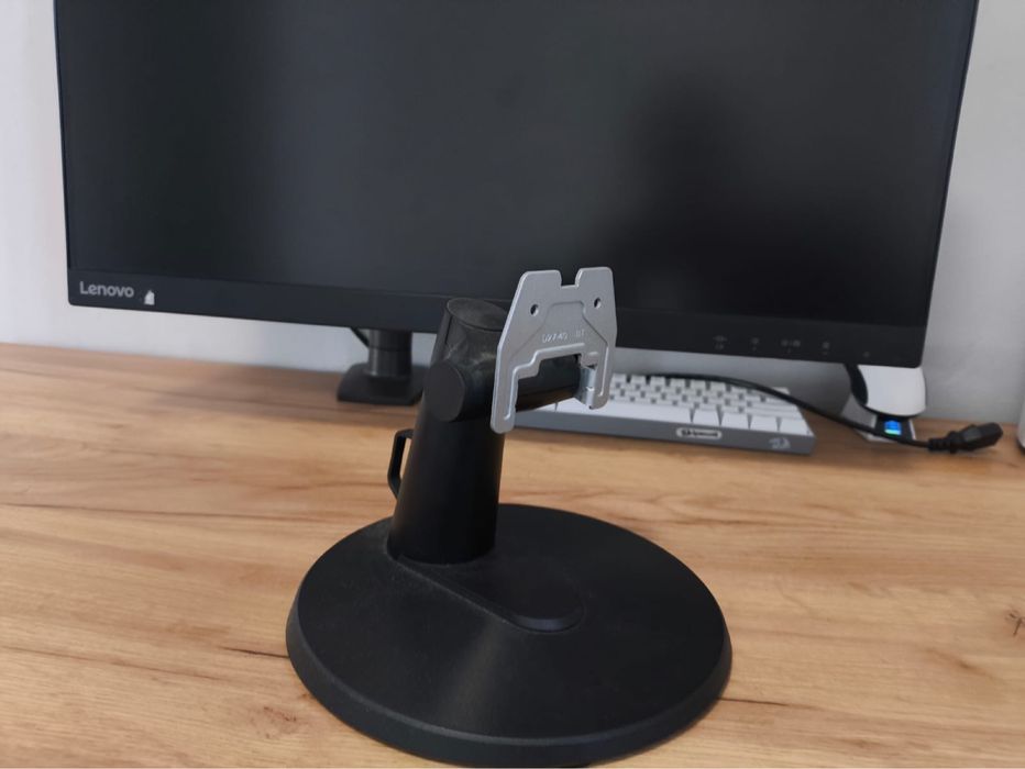 Монитор Lenovo С27-40 В отличном состоянии