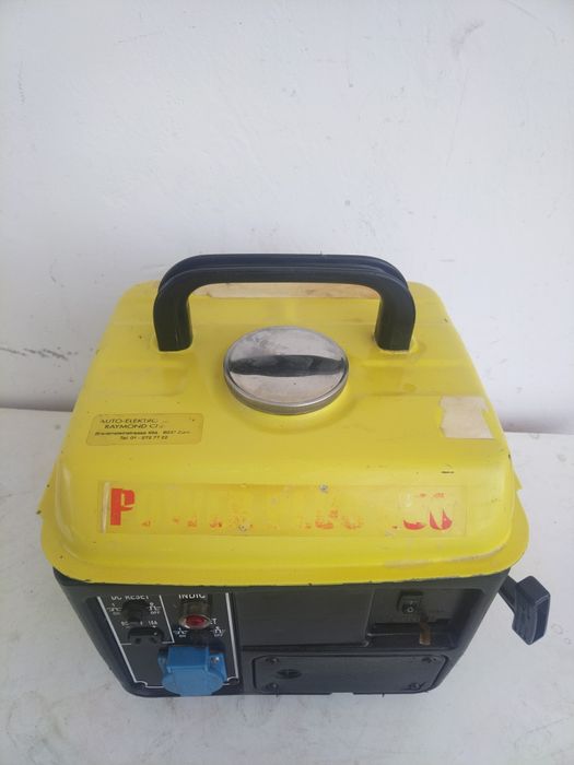 Двутактов бензинов генератор
Максимално захранване 900W 3.7A
Тегло 12.