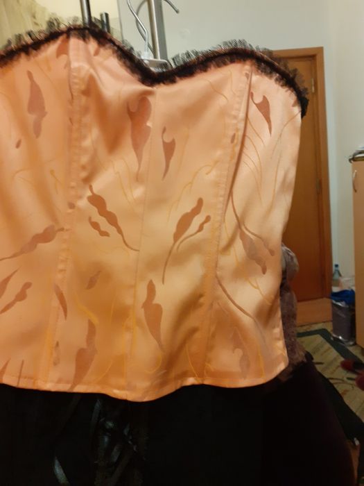 Rochita neagra cu corset oranj