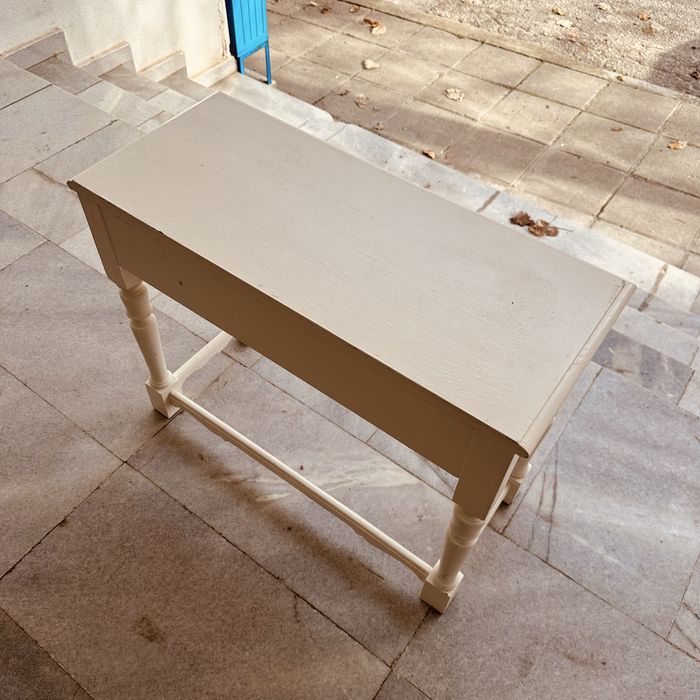 Продава се: Дървена винтидж конзола – скандинавски стил