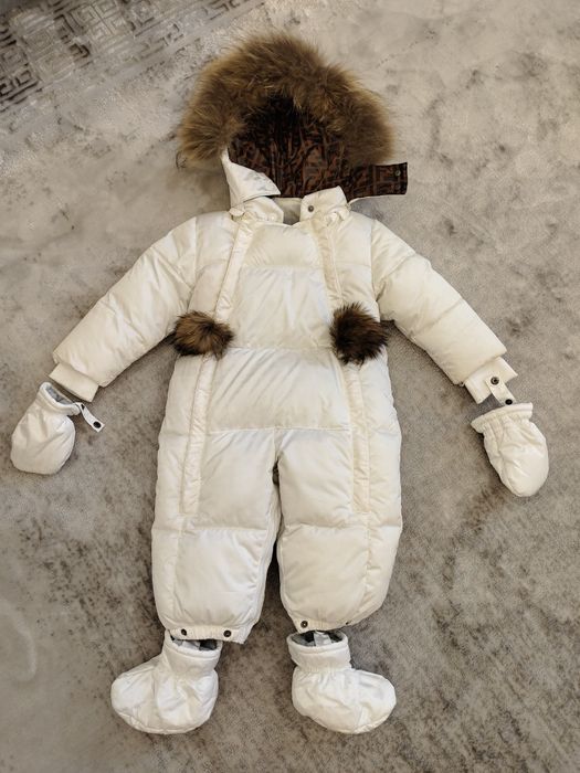 Продам детский комбинезон.