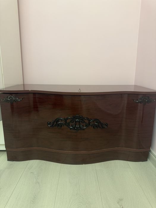 Продается Мебельный сундук-тумба