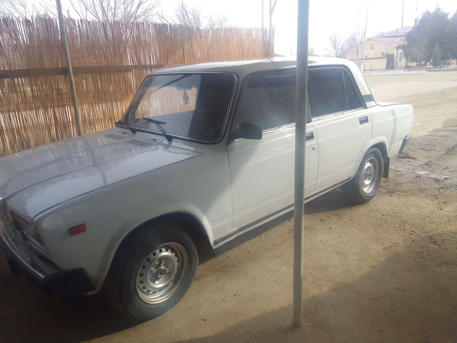 Vaz 2107  sotiladi xolat zor