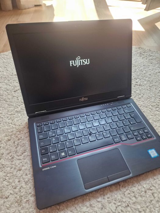 Laptop Fujitsu 14" SSD 512GB 16GB Baterie 3 ore Incarcator